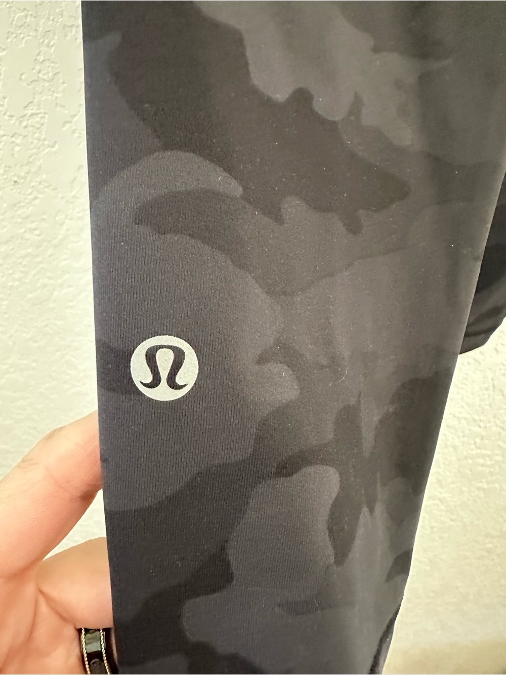 Lululemon Swift Speed HR Crop 21"L *Luxtreme Four Way Stretch Size 6 H3DC 77077 - Picture 3 of 13